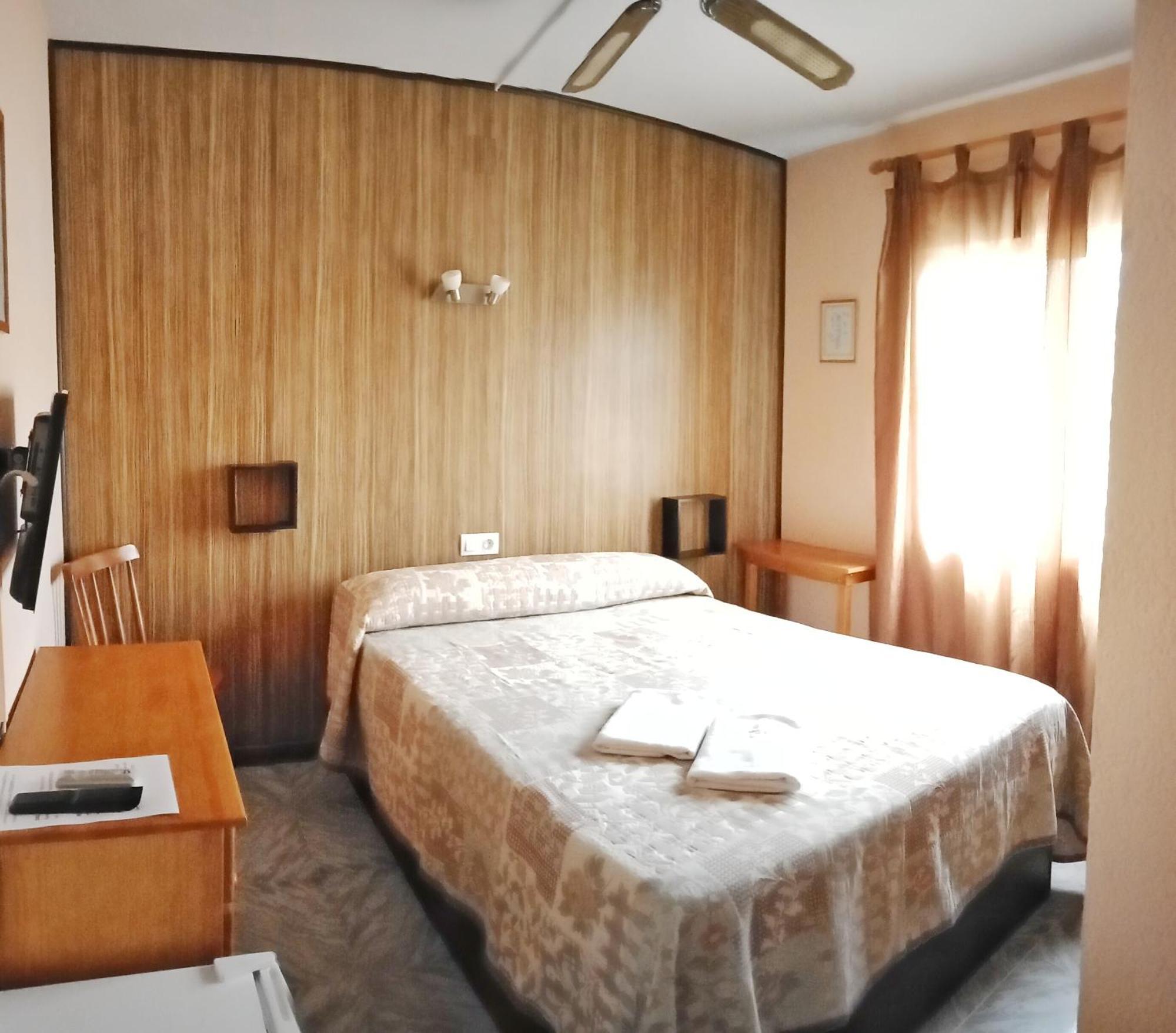 Hostal Cristina Denia Εξωτερικό φωτογραφία