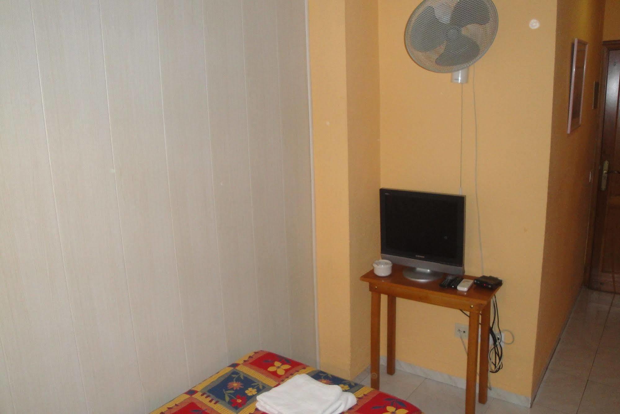 Hostal Cristina Denia Εξωτερικό φωτογραφία