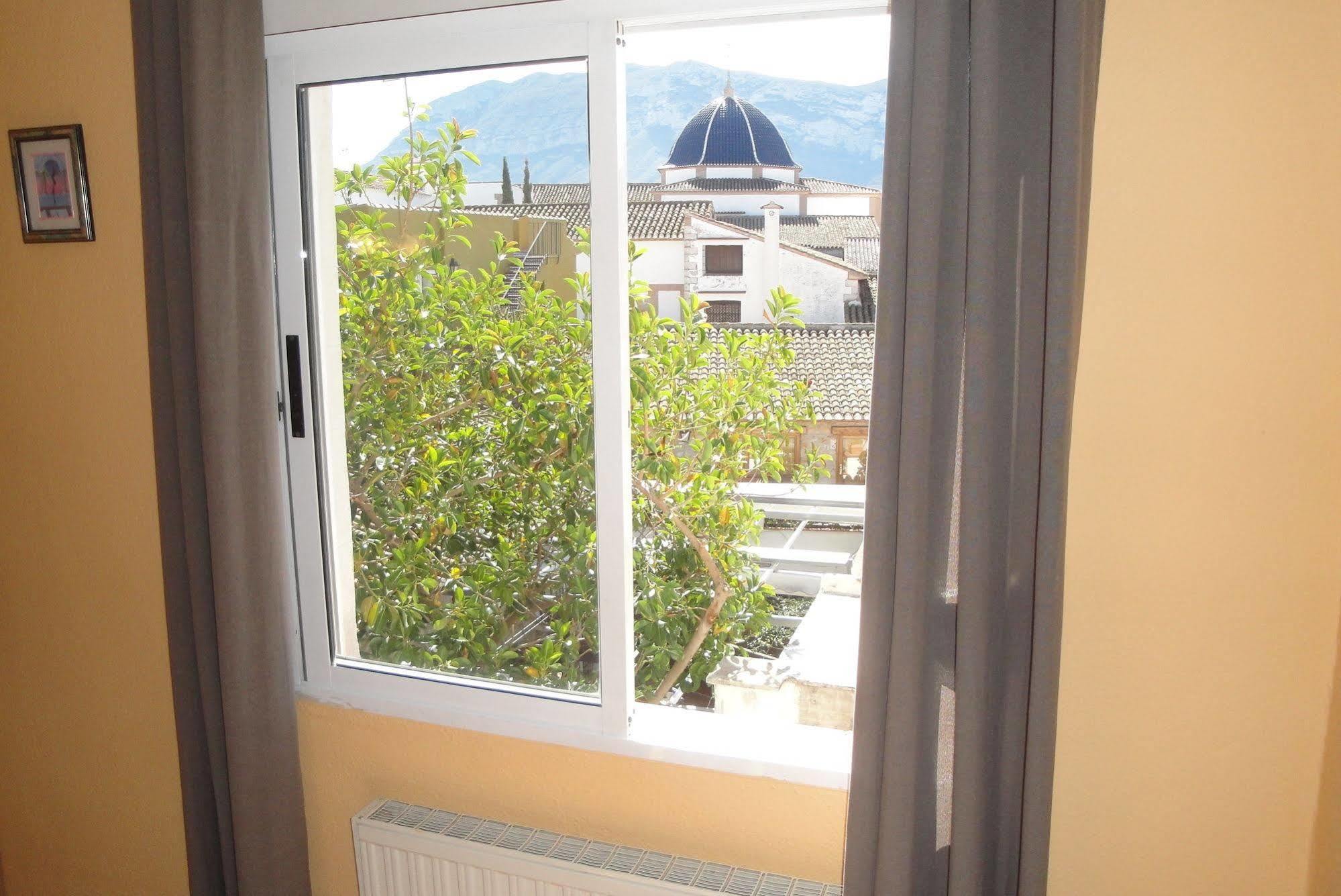 Hostal Cristina Denia Εξωτερικό φωτογραφία