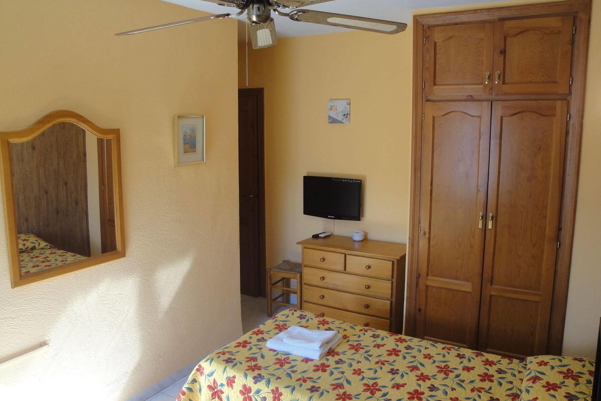 Hostal Cristina Denia Εξωτερικό φωτογραφία
