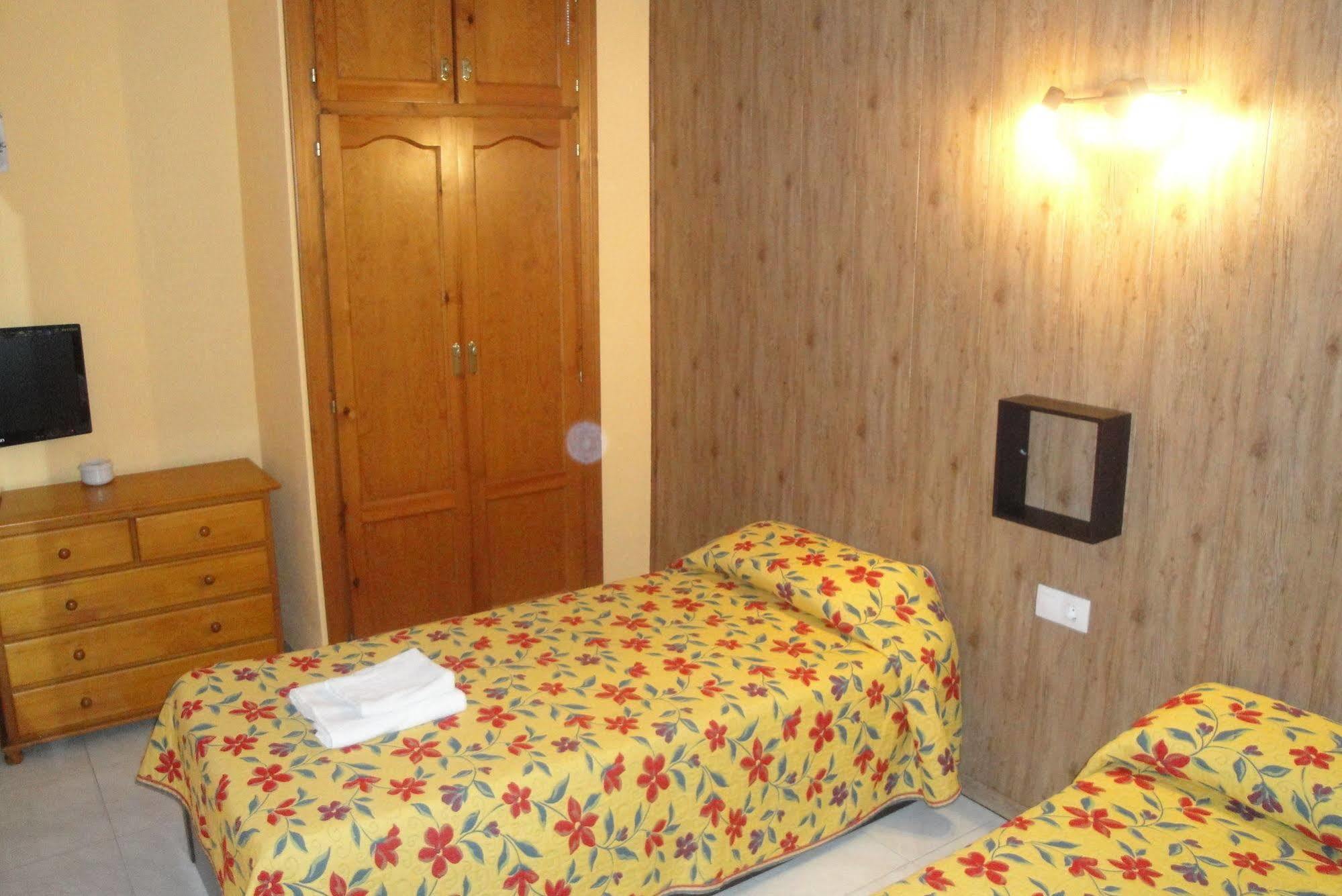 Hostal Cristina Denia Εξωτερικό φωτογραφία