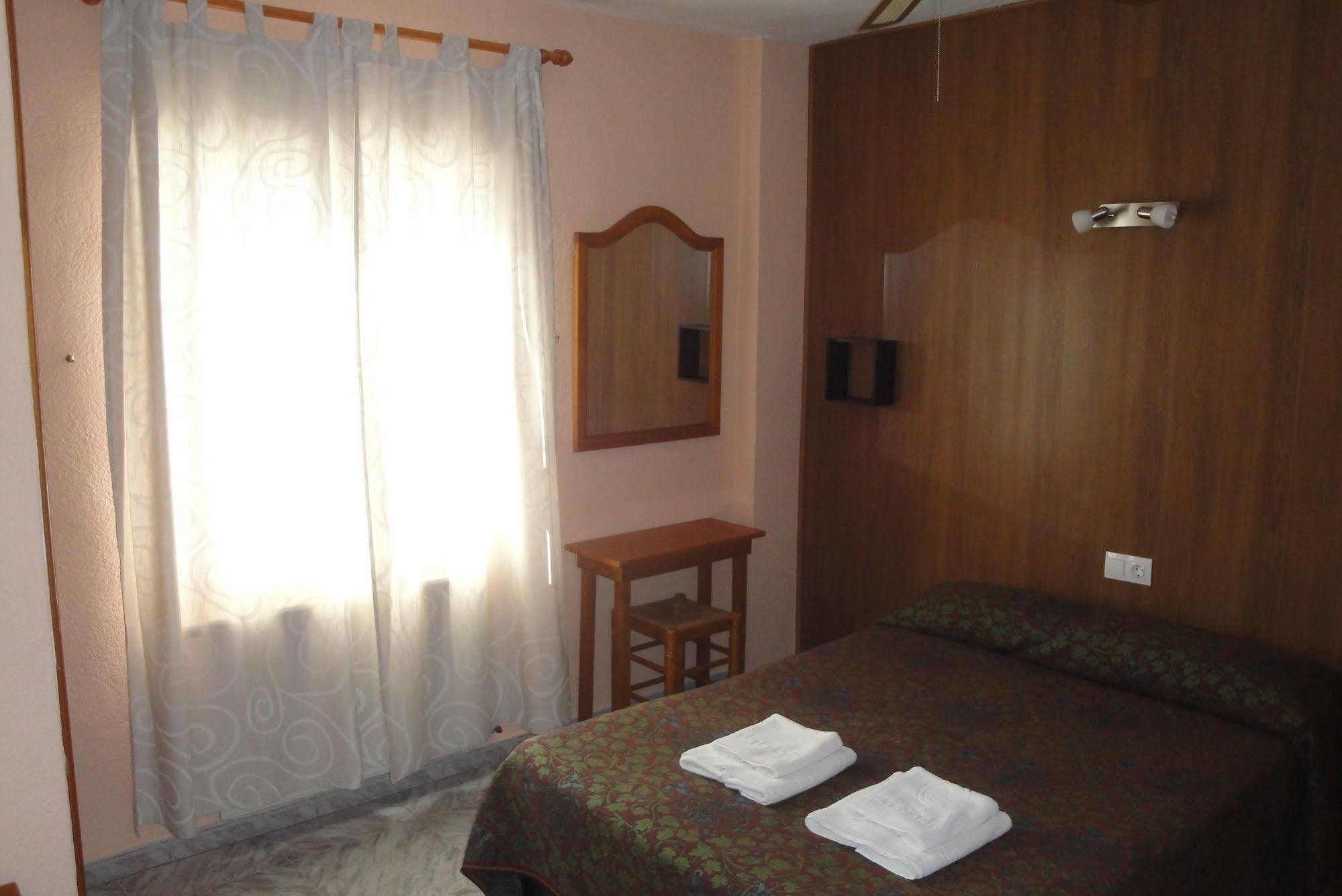 Hostal Cristina Denia Εξωτερικό φωτογραφία